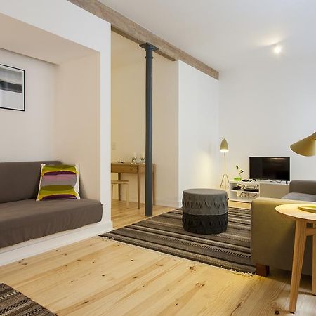 Joivy Cosy 1-Bed Flat With Workspace In Santa Catarina, Moments From Luis De Camoes Sq Lisboa Pokoj fotografie