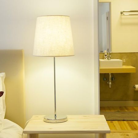 Joivy Cosy 1-Bed Flat With Workspace In Santa Catarina, Moments From Luis De Camoes Sq Lisboa Pokoj fotografie