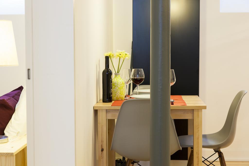 Joivy Cosy 1-Bed Flat With Workspace In Santa Catarina, Moments From Luis De Camoes Sq Lisboa Pokoj fotografie